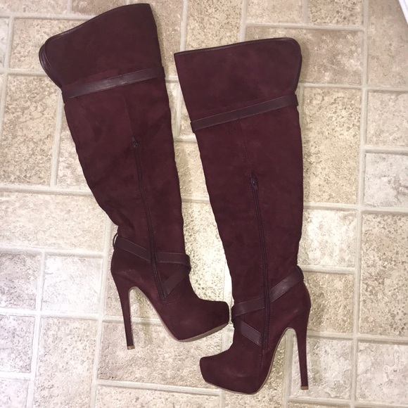 High knee heeled fashion boots - Picture 2 of 3